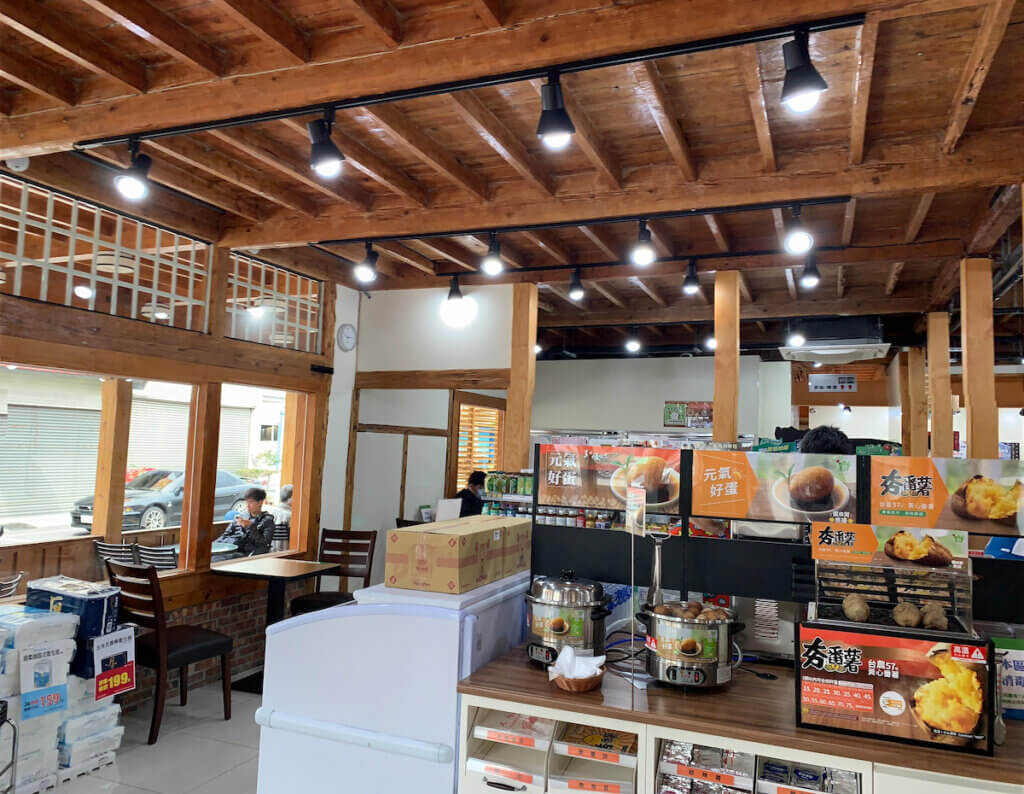 后里全家特色店! 小木屋建築風格，一秒體驗森林自在悠閒感